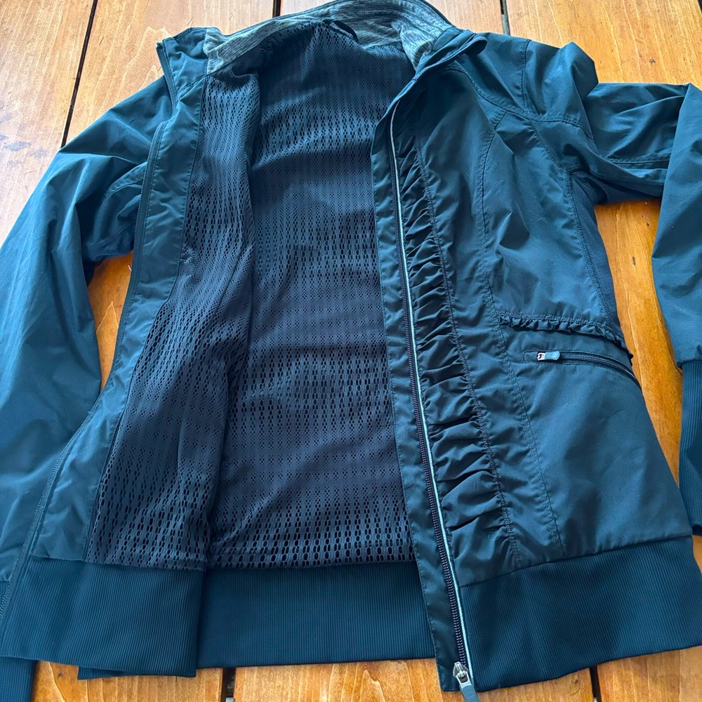 Lululemon Run: Back On Track Jacket - Picture 11 of 11
